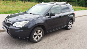 Subaru Forester (2 foto / 10)