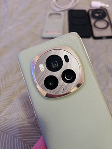 Honor Magic6 Pro 512/12 (1 foto / 4)