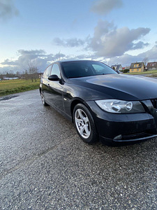 BMW e90 2006 года (2 фото из 13)