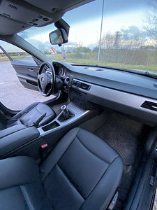 BMW e90 2006 года (5 фото из 13)