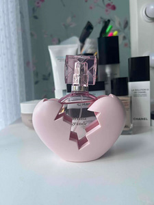 Ariana Grande Thank U, Next 50ml parfüüm (1 foto / 2)