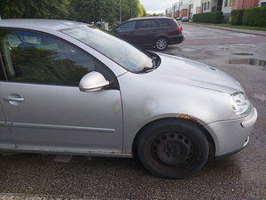 Volkswagen Golf V 1.6 BSE (75 kW), 2007, manuaal, remontimis (6 foto / 15)