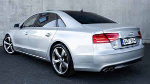 Audi A8 Long President klassi 3.0 184kW (9 foto / 15)