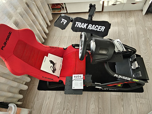 Simracing komplekt Playseat Trophy + Thrustmaster T-GT II (2 foto / 7)