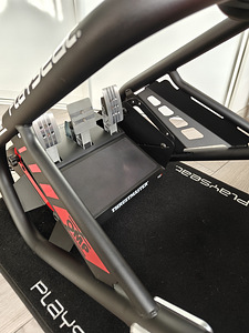 Simracing komplekt Playseat Trophy + Thrustmaster T-GT II (3 foto / 7)