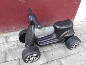 Plasto scooter (1 foto / 3)