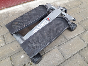 STEPPER (1 foto / 2)
