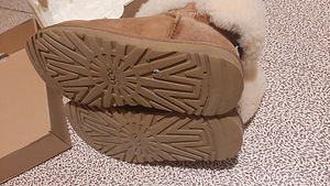 UGG (2 foto / 3)
