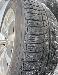 ORIGINAALSED 17" BMW VALUVELJED KOOS REHVIDEGA (3 foto / 3)