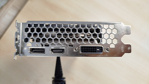 PNY GeForce GTX 1660 Ti 6GB Dual Fan (3 foto / 8)