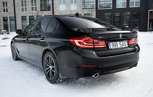 BMW 520x-Drive Black Shadow Line (3 foto / 10)