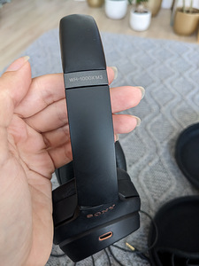 Sony WH-1000XM3 juhtmevabad mürasummutavad kõrvaklapid (1 foto / 3)