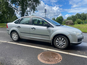 Ford Focus 2 2006 (2 foto / 14)