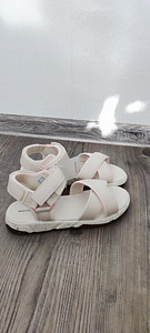 Uued, RESERVED sandaalid s36