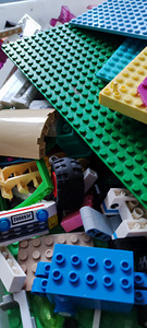 Täis kast LEGO klotsid , umb 70l (6 foto / 10)
