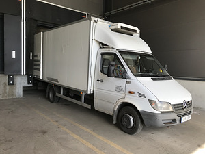 Veoteenused , furgoon kaubik kūlmseadega ja liftiga (4 foto / 4)