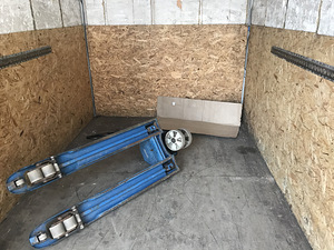 Veoteenused ja furgoonid koos autojuhiga, kuller, kaubik (6 foto / 6)