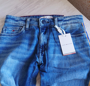Uued Tommy Hilfiger lühendatud teksad tüdrukule, 128 (5 foto / 8)