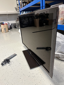 40"TV Samsung UE40D6100SW (4 foto / 4)