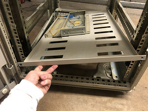 Серверный шкаф 42U Rack (3 фото из 7)