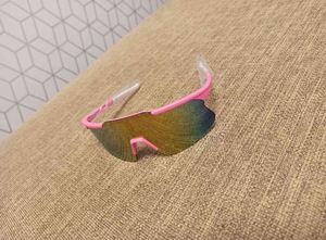 Suur roosa spordi prillid