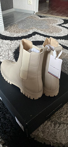Tommy Hilfiger boots Suurus 39 UUS! (5 foto / 7)