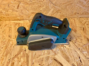 Akuhöövel, Makita 18V akudel töötav (1 foto / 4)