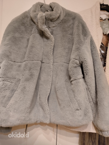 Короткая куртка из искусственной кожи, размер М, новая (фото #2)