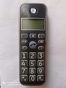 Telefon suurte tähtedega (2 foto / 4)