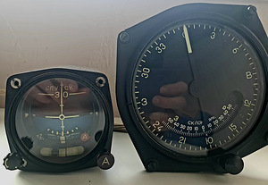 Aviation gyroscope and navigator's indicator Lun-1202 and 2K (1 foto / 8)