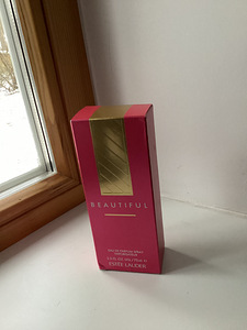 Beautiful Eau de Parfum Spray (4 foto / 7)