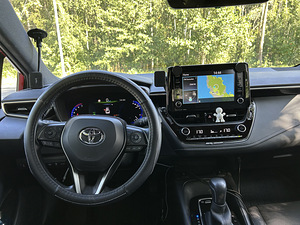 Toyota Corolla Hybrid (12 foto / 15)