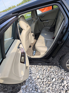Müüa auto Volvo v60 (1 foto / 8)