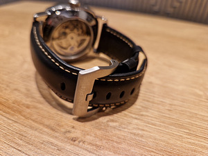 Uued meeste käekellad Luminor Panerai GMT (6 foto / 6)
