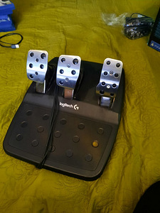 Play Station 4 + logitech g29 ps3, ps4 (9 foto / 9)