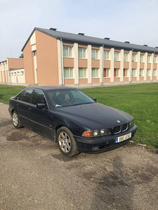 BMW e39 525tds manuaal (2 foto / 8)