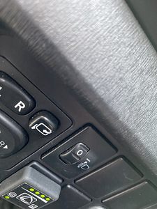 Toyota PRIUS (10 foto / 12)