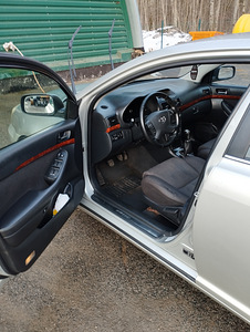 Продам Toyota Avensis 2005 (10 фото из 11)