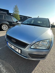 Ford focus 1.6 TD (1 foto / 10)