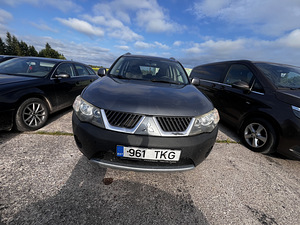 Mitsubishi Outlander 2.0 (3 фото из 10)