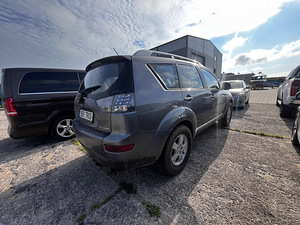 Mitsubishi Outlander 2.0 (4 фото из 10)