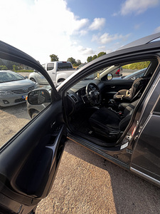 Mitsubishi Outlander 2.0 (8 фото из 10)