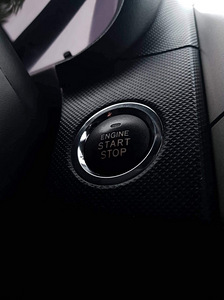 Toyota Auris 2.2 130kw (10 foto / 15)
