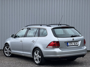 Volkswagen Golf (3 foto / 6)