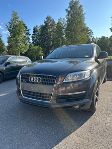 Audi Q7 Quattro (6 foto / 8)