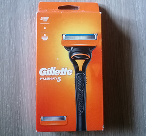 Fusion 5 ja gillette mach3 vars koos teraga (1 foto / 2)