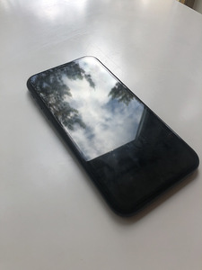 iPhone xr must 64gb (4 foto / 4)