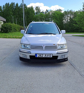 Mitsubishi Space Wagon (1 фото из 10)