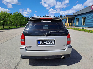 Mitsubishi Space Wagon (5 фото из 10)