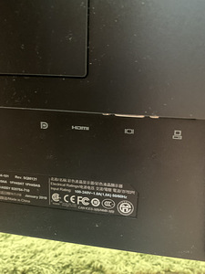HP EliteDisplay E243i 24-inch Monitor (2 foto / 3)